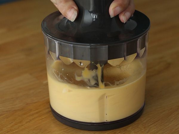 Nopeat gluteenittomat banaanipannukakut (banaanit + munat) - Valmistelu askel 2