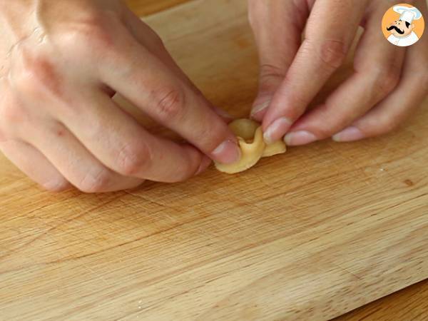 Tortellinit parmesaanin, kinkun ja basilikan kera - Valmistelu askel 7