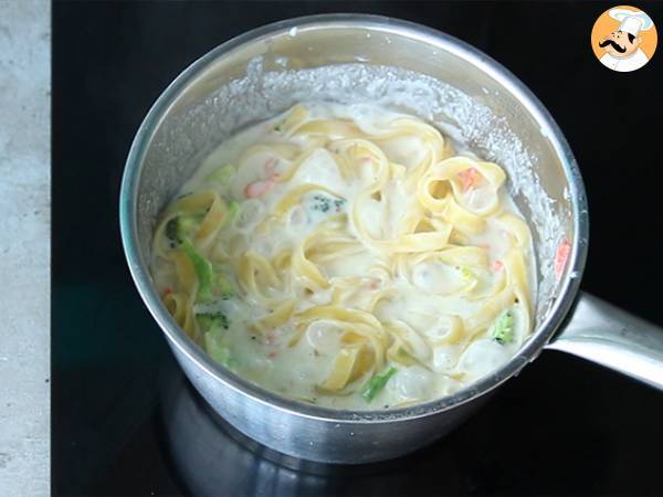 Yhden padan pasta - Tagliatelle lohen ja parsakaalin kanssa - Valmistelu askel 3