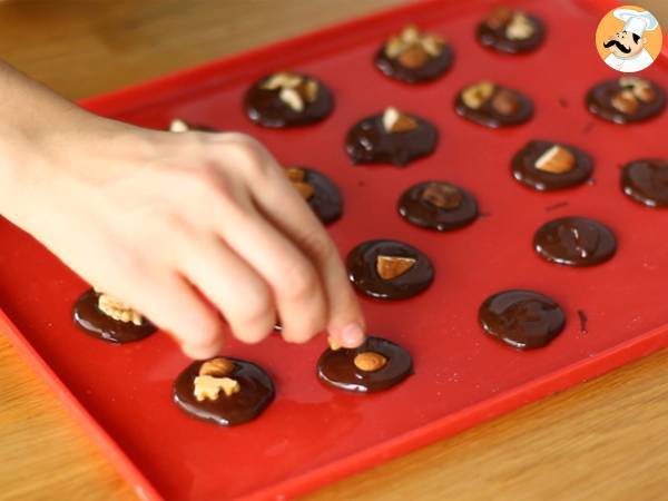 Mendiants, suklaa kuivatuilla hedelmillä - Valmistelu askel 2
