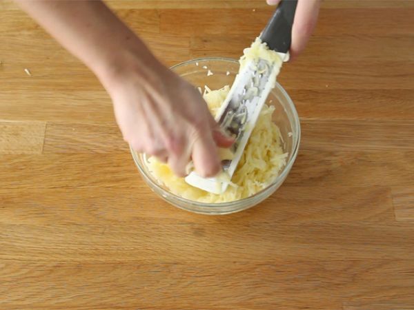 Perunaruoka Savoy Raclette -juustolla ja kinkulla - Valmistelu askel 1