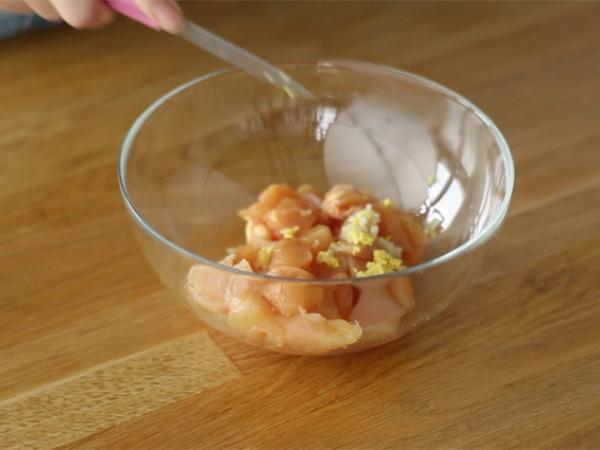 Inkivääri- ja sitruunaruohokana - Valmistelu askel 1