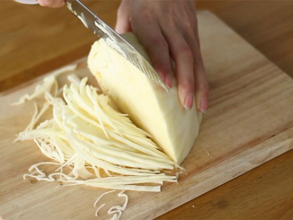 Rapea japanilaistyylinen kaalisalaatti - Valmistelu askel 1