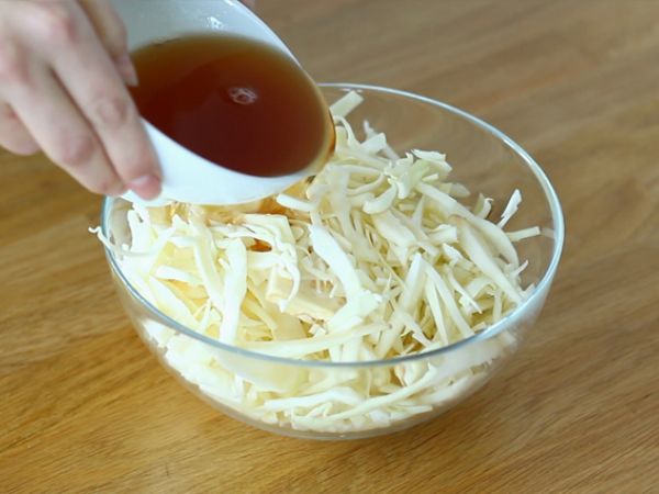 Rapea japanilaistyylinen kaalisalaatti - Valmistelu askel 2