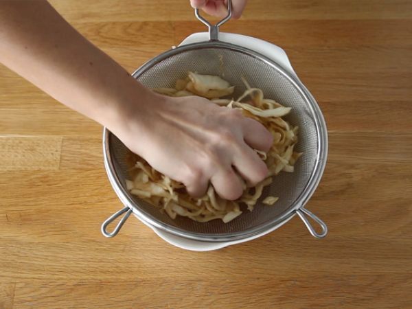 Rapea japanilaistyylinen kaalisalaatti - Valmistelu askel 3