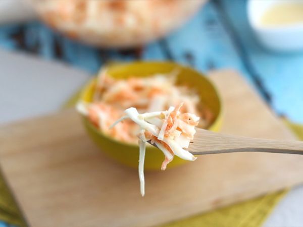 Amerikkalaistyylinen coleslaw (kaali- ja porkkanasalaatti) - Valmistelu askel 5