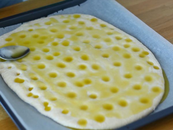 Focaccia, italialainen leipä rosmariinilla - Valmistelu askel 5