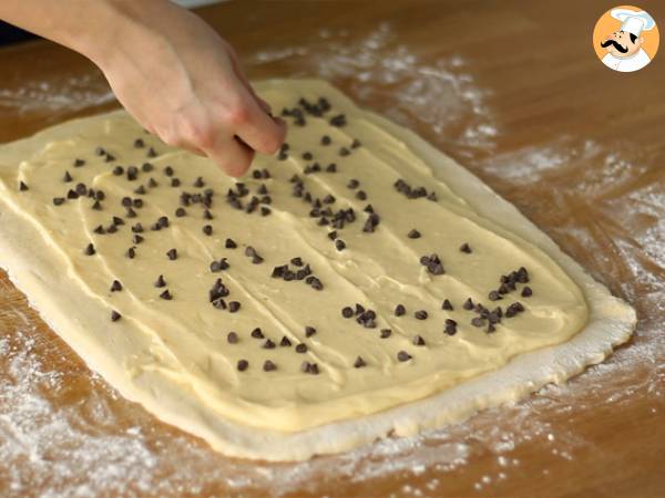 Kiinalainen briossi vaniljakastikkeen ja suklaalastujen täytteellä - Valmistelu askel 7