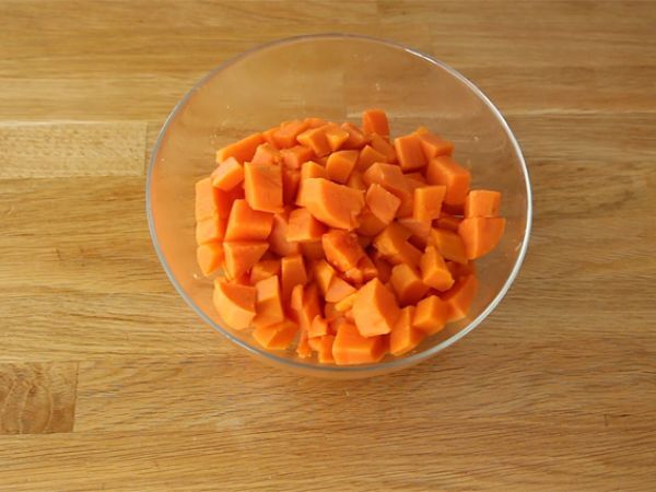 Bataatti- ja kookosfondanttikakku - Valmistelu askel 1
