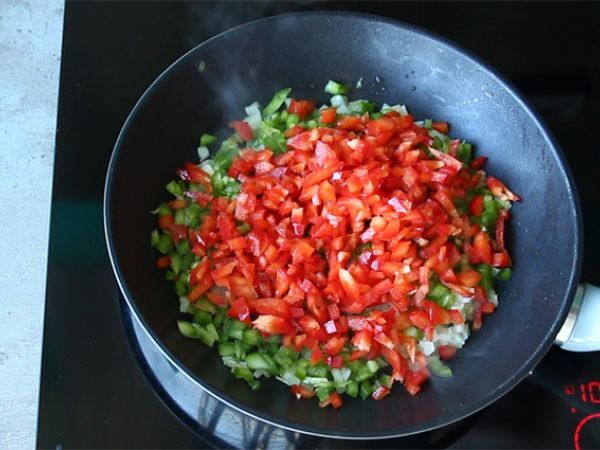 Kanaa ja avokadoa quesadillat - Valmistelu askel 1