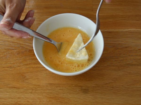 Paneroitu Camembert, sulava ja rapea - Valmistelu askel 2