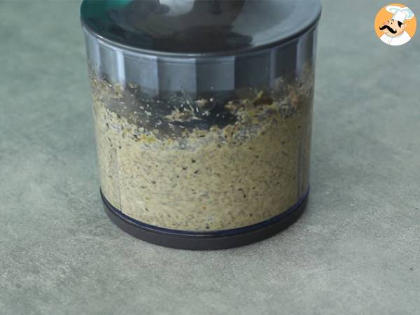 Nopea tapenade mustista oliiveista - Valmistelu askel 2