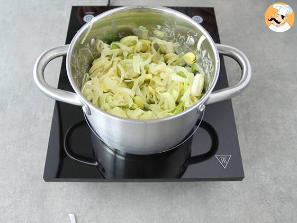 Purjo-, kookosmaito- ja currykeitto - Valmistelu askel 2