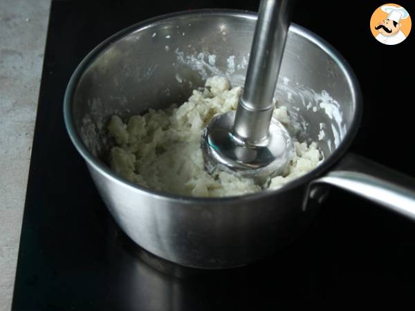 Kukkakaalikerma kookoksella ja savulohilla - Valmistelu askel 2