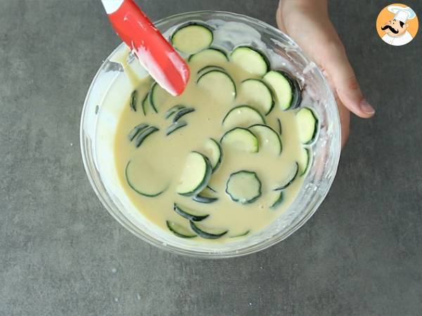 Kesäkurpitsaa ja vuohenjuustoa Clafoutis - Valmistelu askel 2