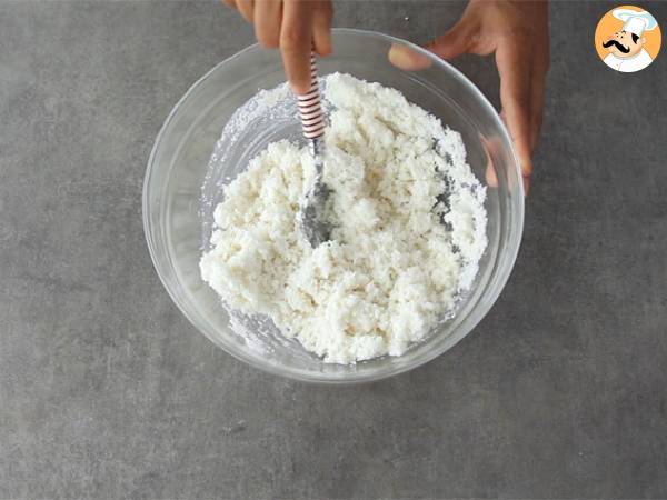 Brasilialaiset kookosmuffinssit - Queijadinhas - Valmistelu askel 1