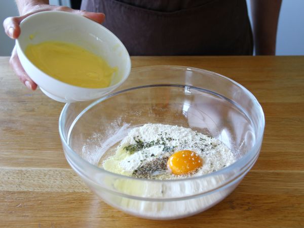 Parmesaanikeksit ja yrttikeksit - Valmistelu askel 1