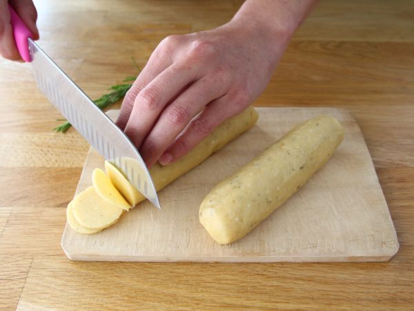 Parmesaanikeksit ja yrttikeksit - Valmistelu askel 3