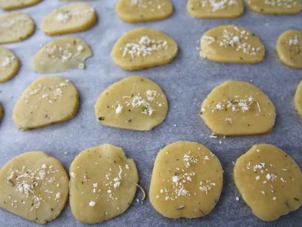 Parmesaanikeksit ja yrttikeksit - Valmistelu askel 4