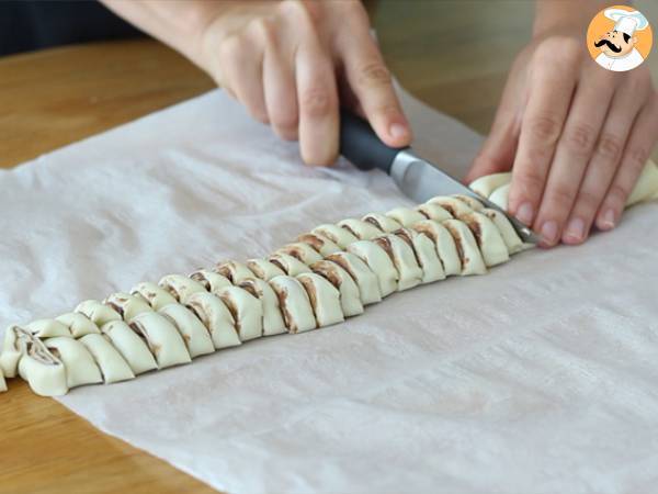 Leivonnaiset palmiers täytettynä levitteellä - Valmistelu askel 3