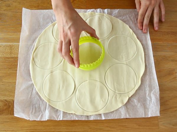 Muumipizza-leivonnainen - Valmistelu askel 1
