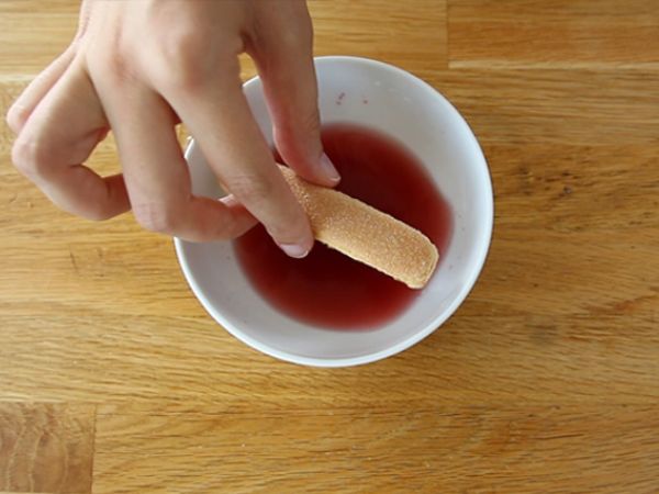 Vadelma tiramisu jouluhalko - Valmistelu askel 4