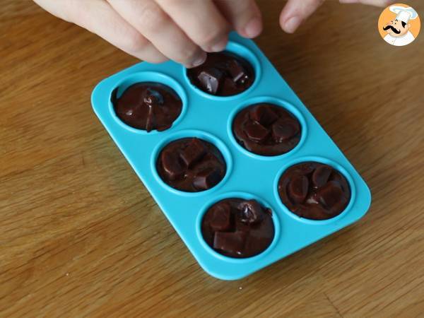 Kuuma suklaa tikkarit: tumma suklaa + Carambar - Valmistelu askel 2