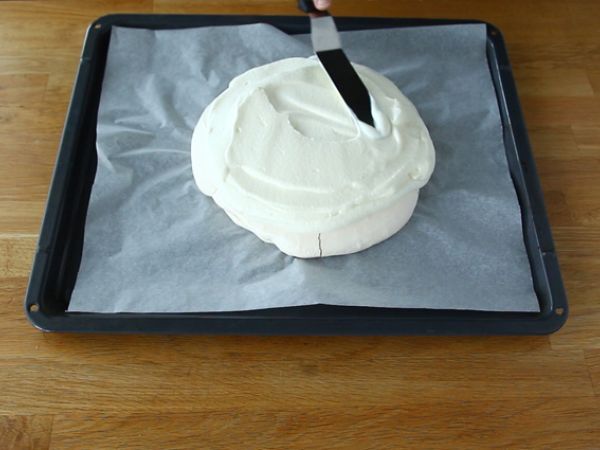 Helppo eksoottisten hedelmien pavlova - Valmistelu askel 4