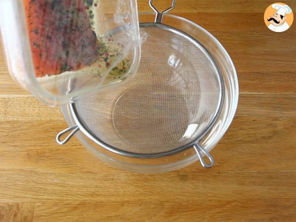 Gravlax, ruotsalaistyyppinen marinoitu lohi. - Valmistelu askel 3