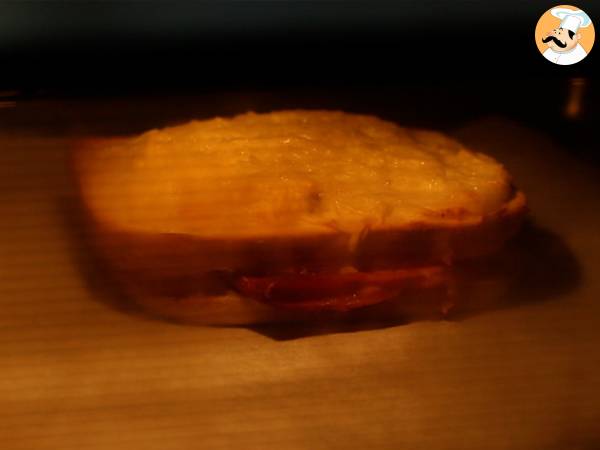 Gourmet croque-monsieur béchamel-kastikkeella - Valmistelu askel 4