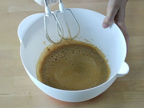 Porkkanakakku juustokakkutäytteellä - Valmistelu askel 3