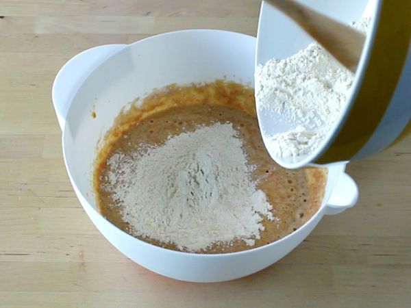 Porkkanakakku juustokakkutäytteellä - Valmistelu askel 4