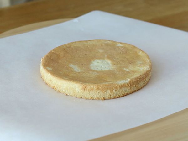 Kerroskakku mansikoiden ja mascarponekerman kanssa - Valmistelu askel 7