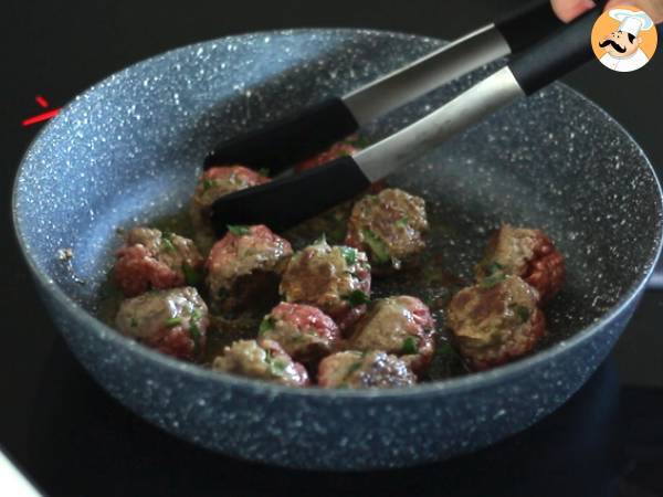 Vasikkaliha ja parmesaanilihapullat - Valmistelu askel 3