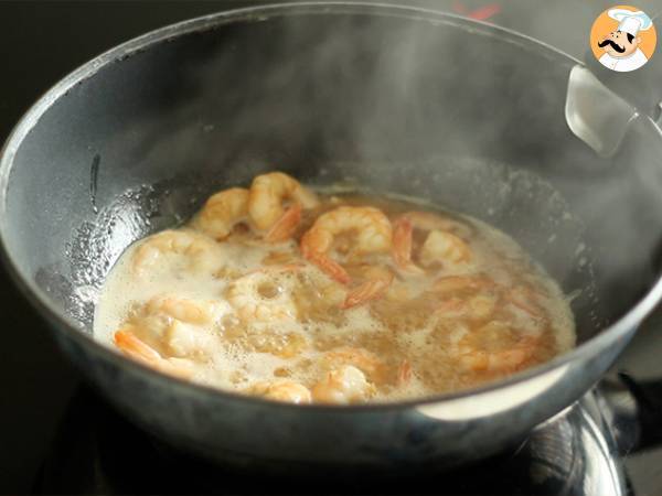 Vihanneswokki katkarapujen kanssa - Valmistelu askel 2