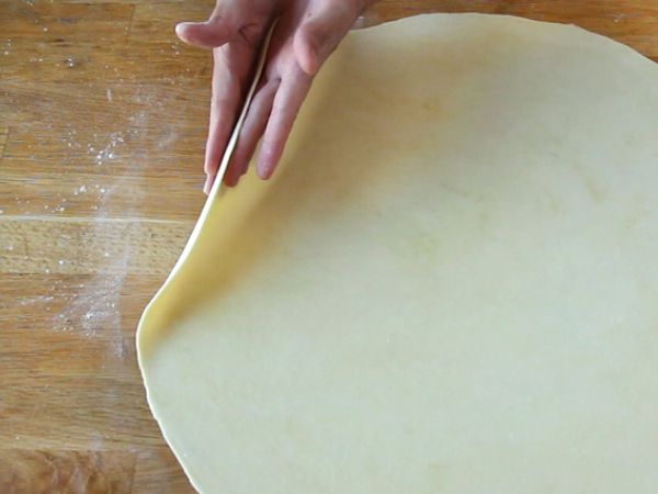 Tonnikalapasteijat kotitekoisesta taikinasta - Valmistelu askel 4