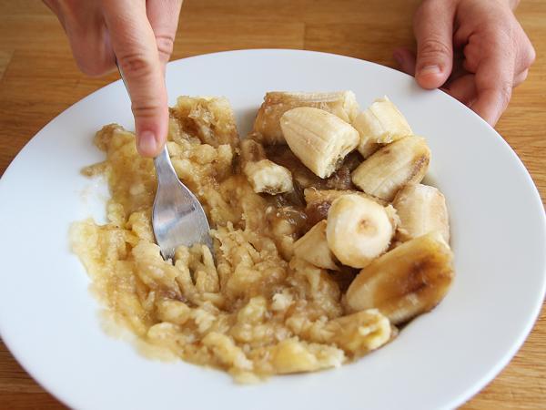 Sokeriton banaanikakku - Banaanileipä - Valmistelu askel 1