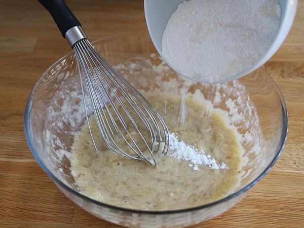 Sokeriton banaanikakku - Banaanileipä - Valmistelu askel 3