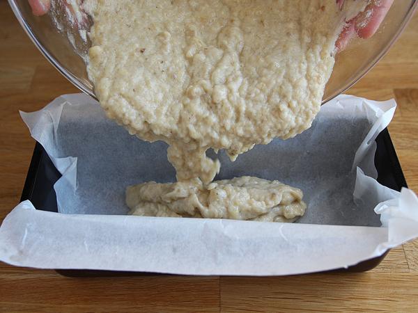 Sokeriton banaanikakku - Banaanileipä - Valmistelu askel 4