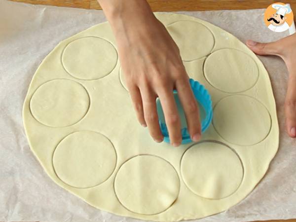 Mozzarellalla täytetty pizzakruunu - Valmistelu askel 2
