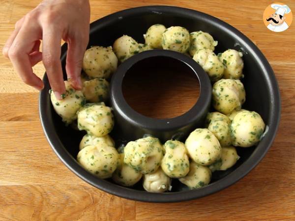 Mozzarellalla täytetty pizzakruunu - Valmistelu askel 5