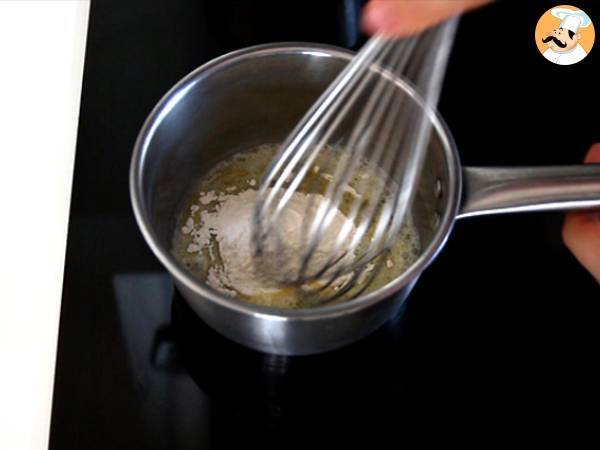 Täytetyt pannukakut béchamel-kastikkeella, juustolla ja kinkulla - Valmistelu askel 5