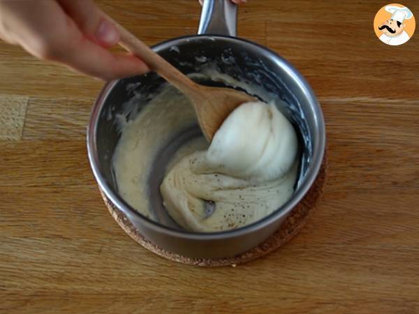 Täytetyt pannukakut béchamel-kastikkeella, juustolla ja kinkulla - Valmistelu askel 7