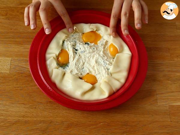 Pinaatti-, ricotta- ja munapiirakka - italialainen Torta Pasqualina - Valmistelu askel 6