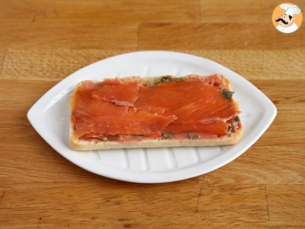 Lohta, mozzarella ja tilliä sisältävä panini - Valmistelu askel 2