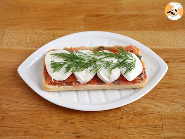 Lohta, mozzarella ja tilliä sisältävä panini - Valmistelu askel 3