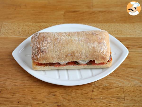 Lohta, mozzarella ja tilliä sisältävä panini - Valmistelu askel 4