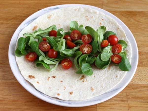 Chorizo-, avokado- ja tomaattitäytteinen tortilla-wrap - Valmistelu askel 1