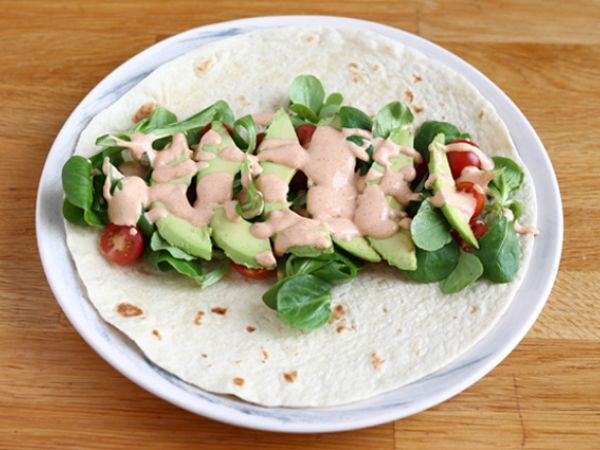 Chorizo-, avokado- ja tomaattitäytteinen tortilla-wrap - Valmistelu askel 2