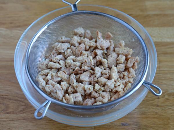 Kasvissyöjä fajitas teksturoidun soijaproteiinin kanssa - Valmistelu askel 1